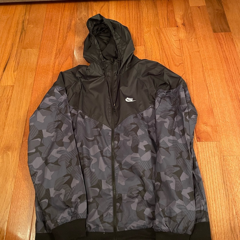 Nike Men’s Windbreaker